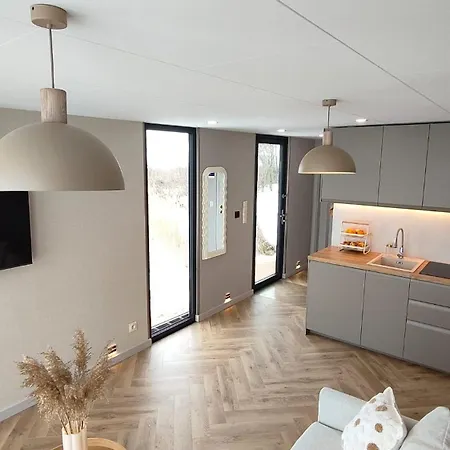 Houseboat - Dom Na Wodzie