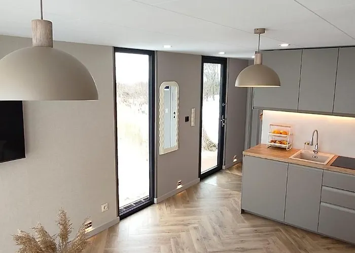 Houseboat - Dom Na Wodzie