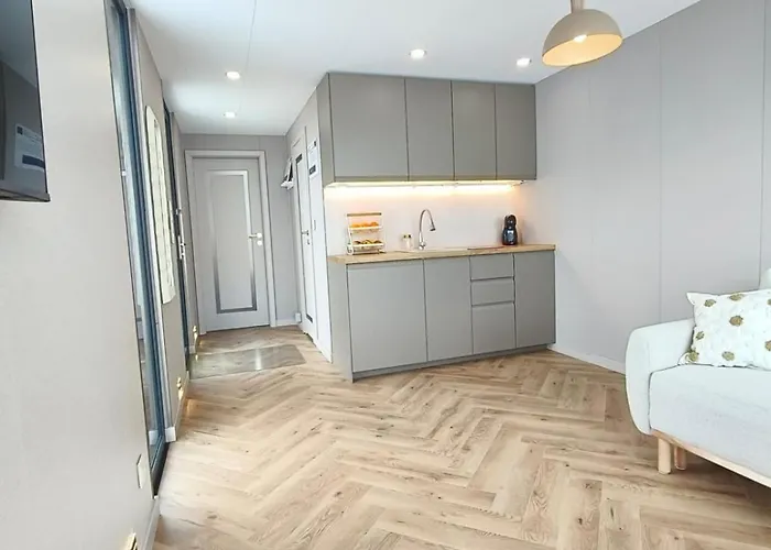 Holiday home Houseboat - Dom Na Wodzie Regiel